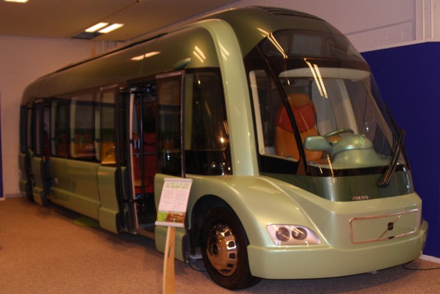 Den här bussen har rest från framtiden för att visa hur det kan se ut när allt går på el. 